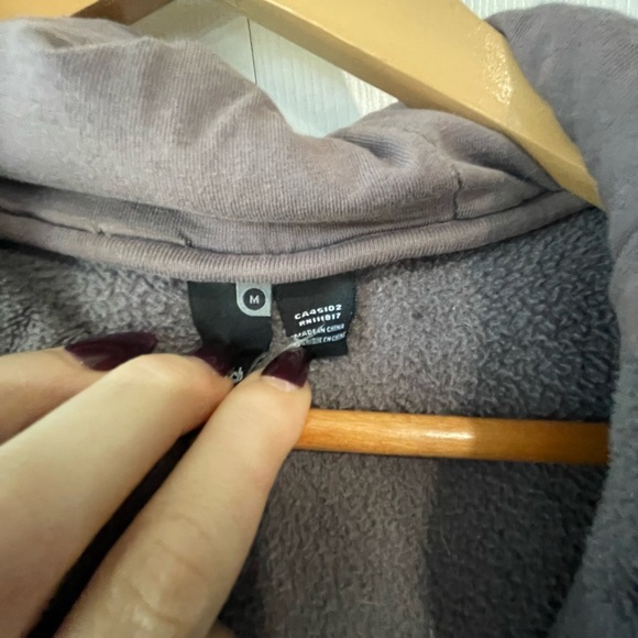 Bench woman’s lavender Fleece Hoodie size medium - Picture 5 of 9